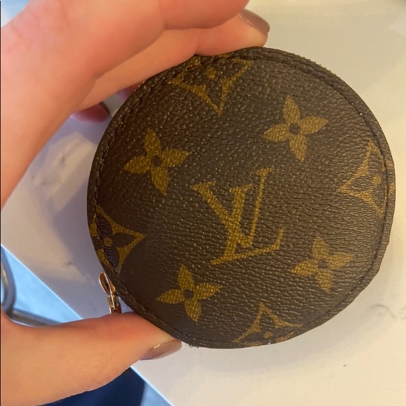 Louis Vuitton Pochette Métis Accessories with Khaki green strap . 100 %authentic - Picture 5 of 8